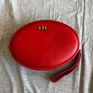 Portland Leather Rosewell pouch in Ruby